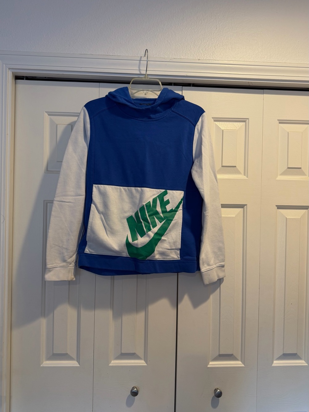 Nike Boys Amplify Hoodie Colorblock Blue White Green Logo Size #0143